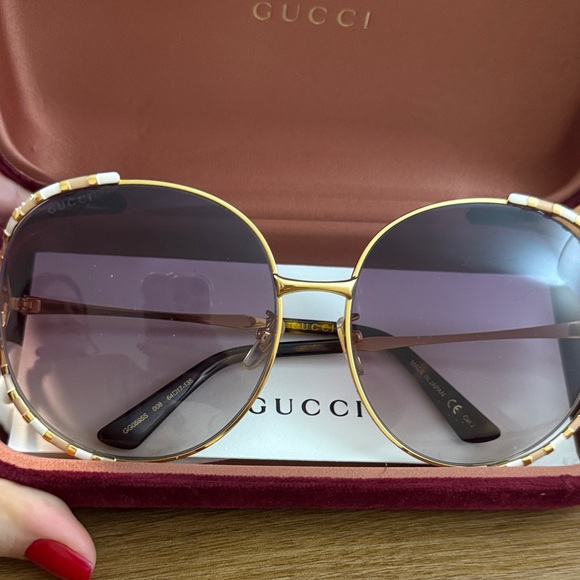 Gucci Gold Frame Sunglasses with Black Lenses - Picture 1 of 3